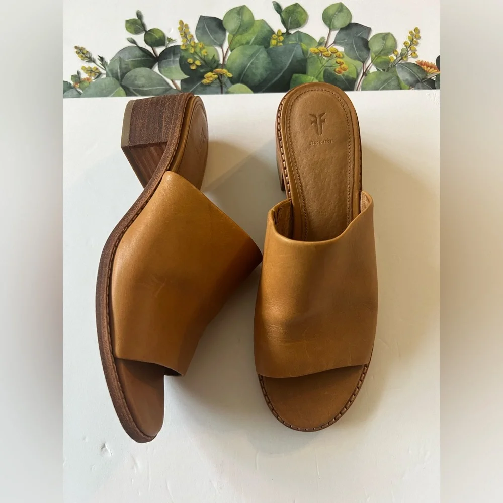 Frye Women’s Cindy Mule Peep Toe Healed Sandals - Picture 4 of 5